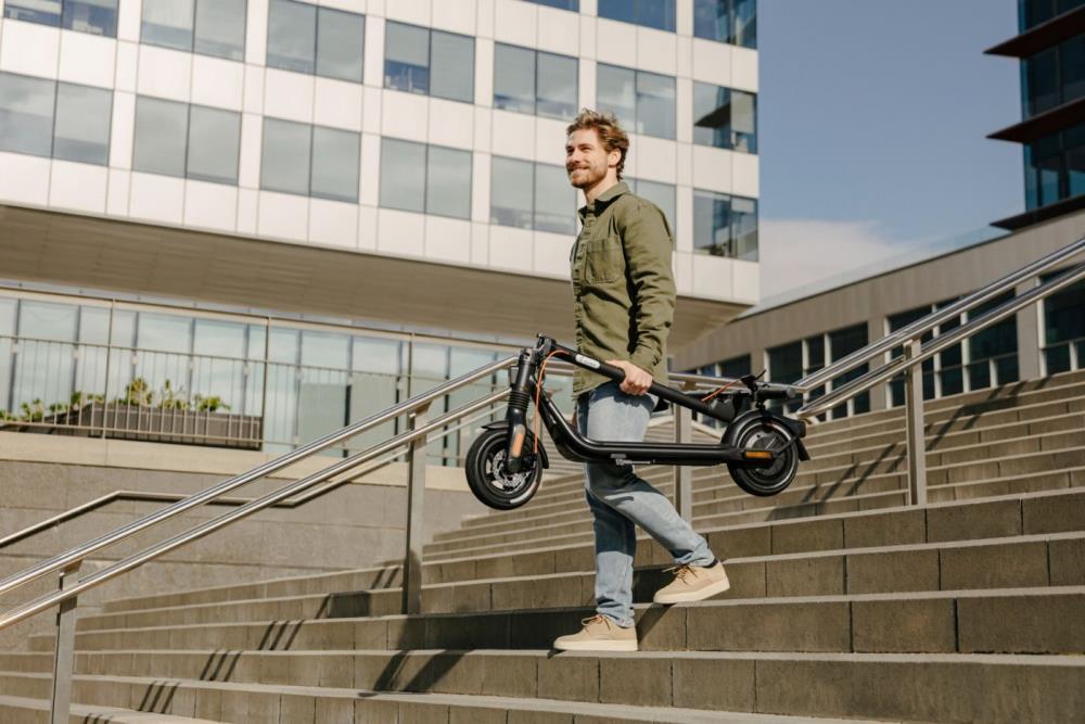 Hulajnoga elektryczna F2 Plus D - Ninebot Segway Hulajnoga elektryczna F2 Plus D - Ninebot Segway